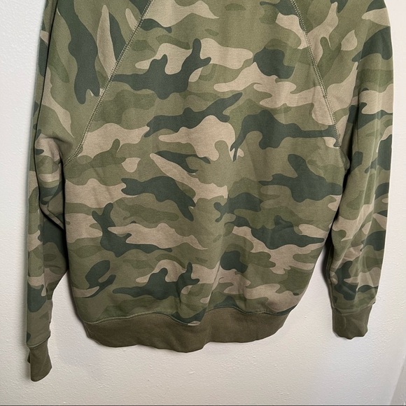 Old Navy Vintage Crew-Neck Sweatshirt Green Camo - Picture 12 of 15